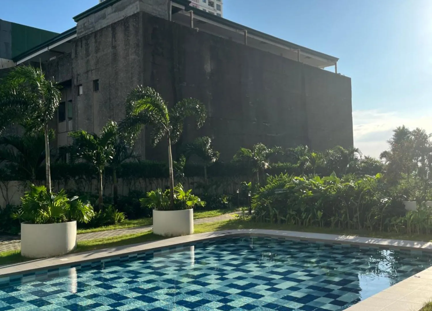 M&B Staycation Manila 0*,  Filippine